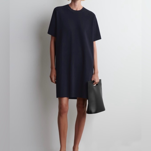 COS Knitted T-Shirt Dress in Navy Blue Size Large. NWT - Picture 2 of 12